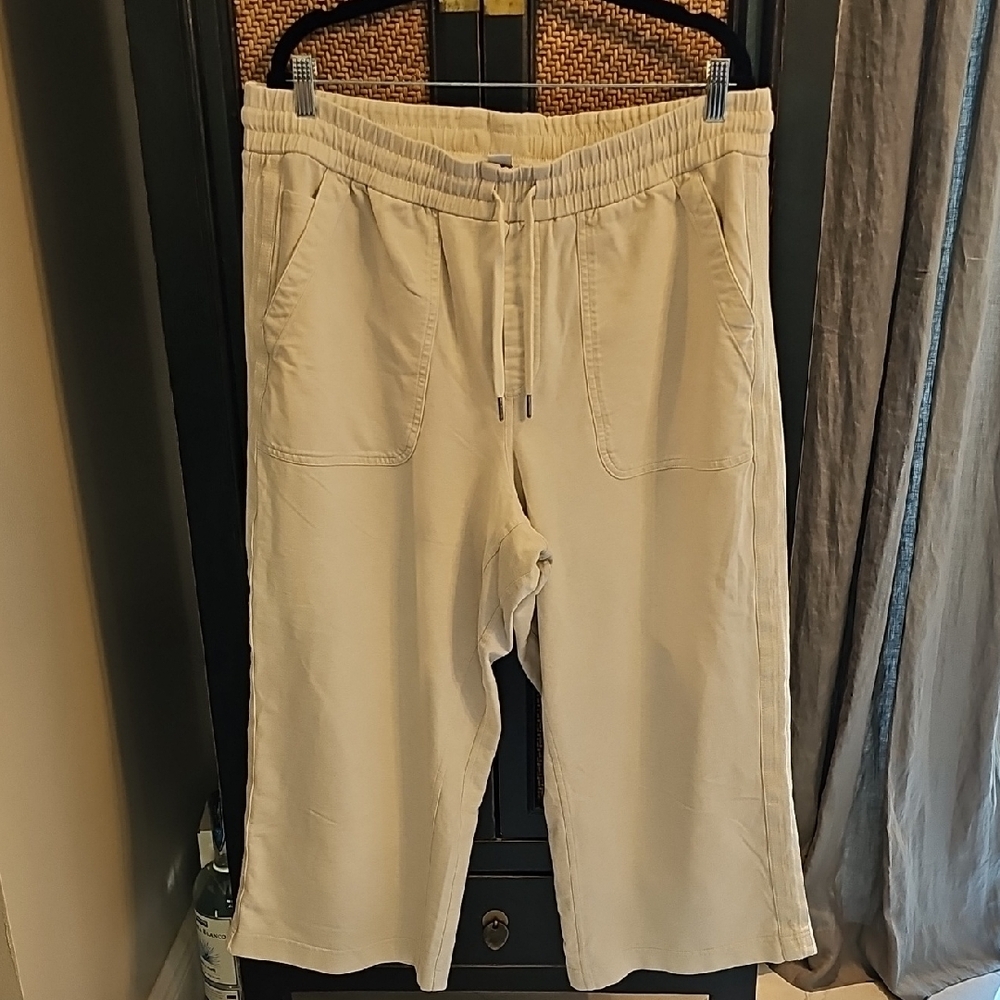 Athleta Cream Farallon Heathered Wide Crop